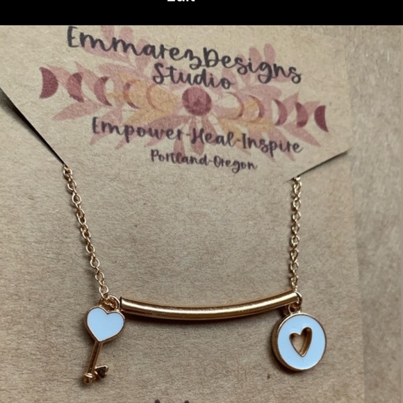 ✨Heart & Key Enamel Gold Necklace ✨Handmade✨Mother’s Day✨pick your color - Picture 2 of 6